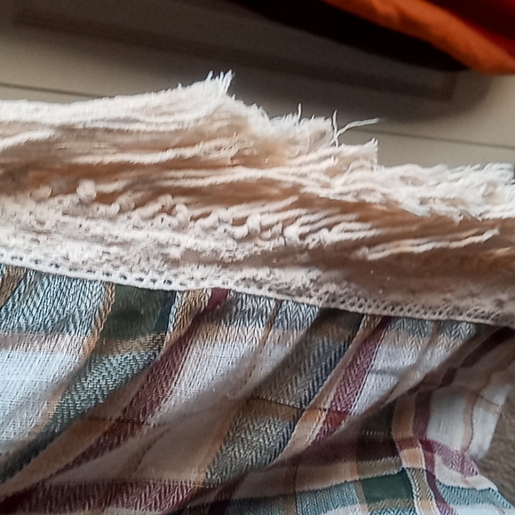 Tassels & Lace tunic - Picture 2 of 7